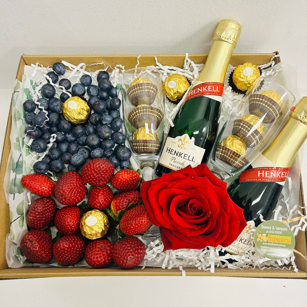FRUITY LOVE BOX