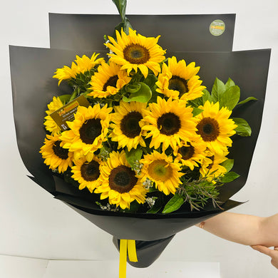andle and sunflowers brendale, sunflower delivery brisbane, sunflower and candle bunch brendale, strathpine sunflowers, bracken ridge sunflowers, florist near me brendale, florist near me eatons hill, brisbane sunflowers and candle  delivered, sunflowers shop brisbane, brendale sunflower delivery, eatons hill sunflower delivery with candle, moreton bay sunflower delivery, northside sunflower delivery, bridgeman downs sunflower delivery, brisbane sunflower delivery