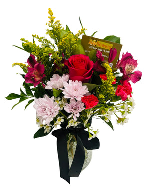 GLASS VASE OF FLOWERS, GLASS JAR FLOWER DELIVER, VASE OF FLOWER DELIVERY, brendale flower delivery vase of flowers, vase of PASTEL flowers brisbane