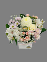 BOX OF PASTEL FLOWERS DELIVERED TO BRENDALE, LAWNTON BOX OF FLOWER DELIVERY, LAWNTON FLORIST, LAWNTON FLOWERS