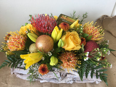 Sunny Christmas Table arrangment