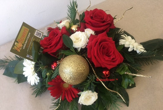 christmas table centre delivery, brendale christmas table centres, christmas flowers brendale, strathpine christmas flowers, brendale flower delivery, florist near me
