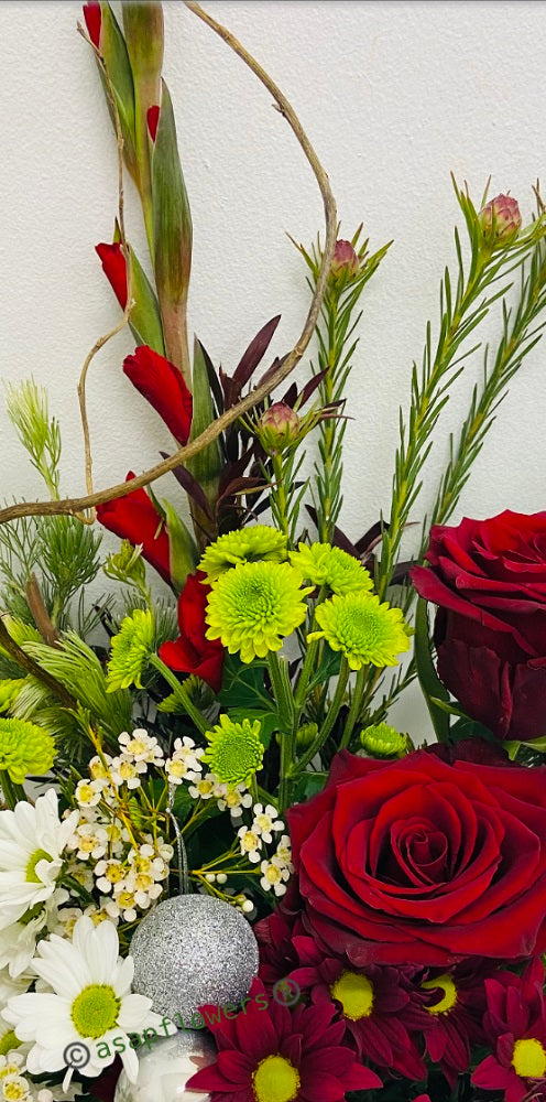 christmas arrangements delivered brisbane, brendale christmas arrangments, red and white flowers, red white green flowers